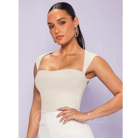 Beige / Cream Slim Fit CROP Top Sweetheart Décolleté Neckline - Picture 6 of 9